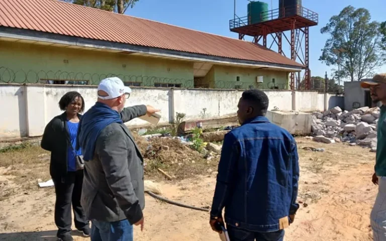 À Kolwezi, un nouveau pôle culturel se dessine : l’Institut Français de Lubumbashi salue l’achèvement des travaux du CLAC, futur siège de Sauti Ya Macho Centre Interculturel de Kolwezi et du bureau de représentation de l’Institut Français.
